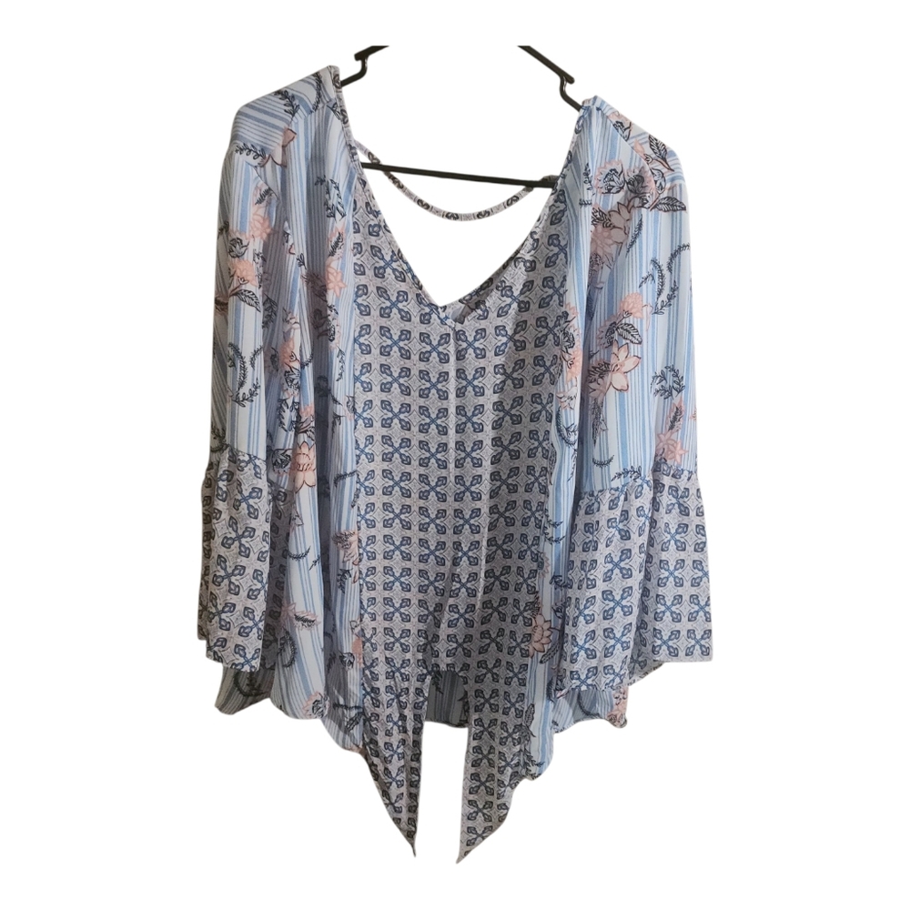 Lifestyle Attitude Woman's 2X Stripe Bell Sleeve Blouse White Blue Floral V Neck